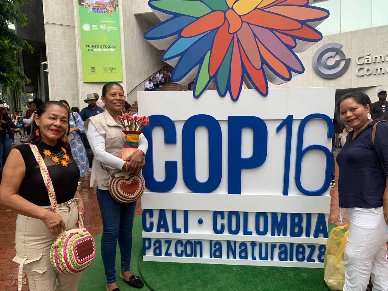 MUJERES INDÍGENAS DEL GUAINÍA EN LA COP16:  TEJIENDO REDES PARA LA PROTECCIÓN DE LA BIODIVERSIDAD